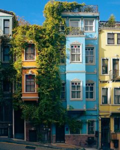 Fachadas de colores en el barrio de Balat, Estambul